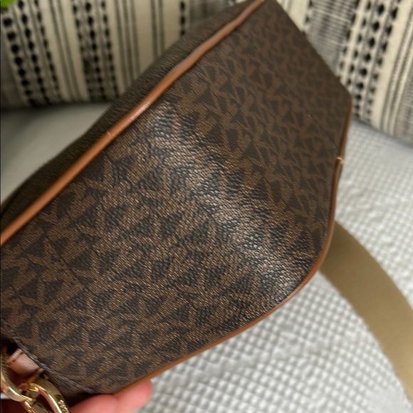 Michael Kors Jet Set Bag with Monogram Print NWOT - Picture 10 of 12